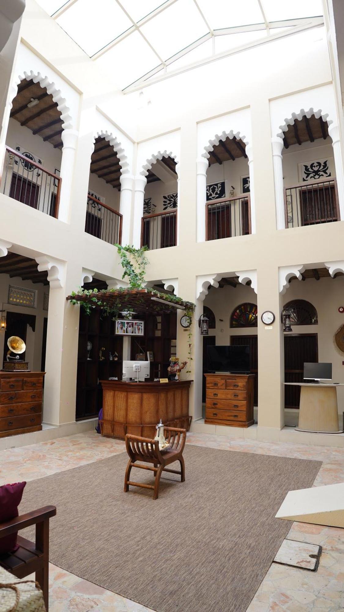 Hyba Heritage Hotel Dubai Bagian luar foto
