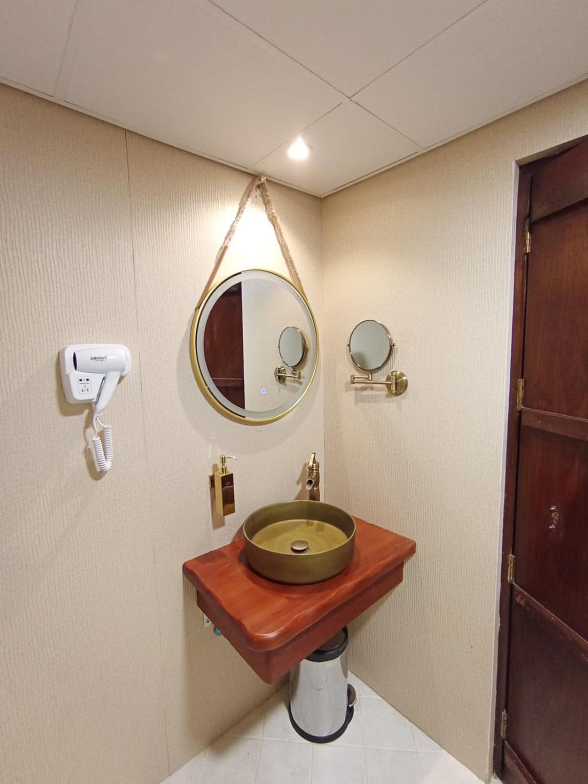 Hyba Heritage Hotel Dubai Bagian luar foto