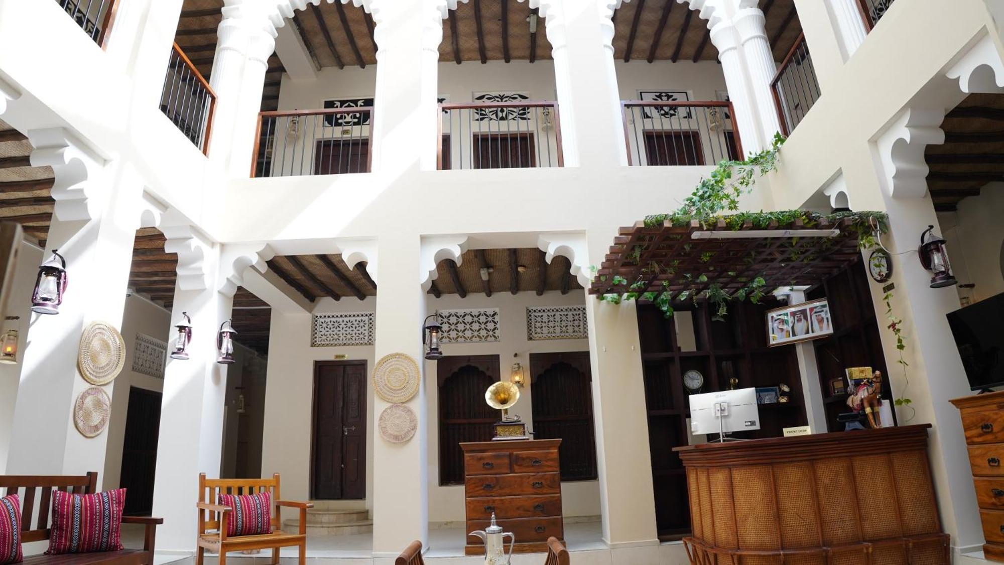 Hyba Heritage Hotel Dubai Bagian luar foto