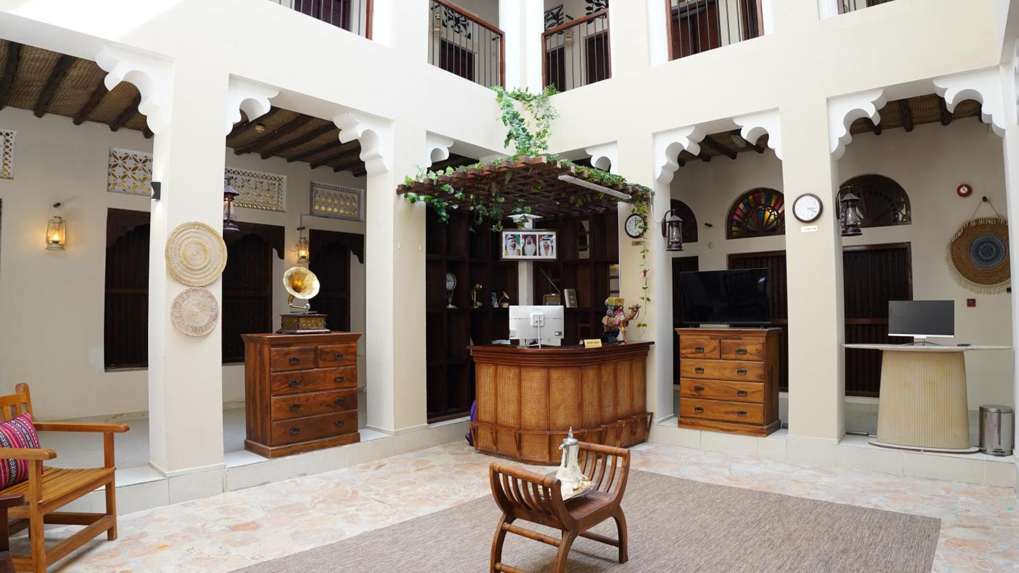 Hyba Heritage Hotel Dubai Bagian luar foto